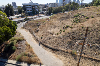 Stadium Villas in Los Angeles, CA - Building Photo - Building Photo