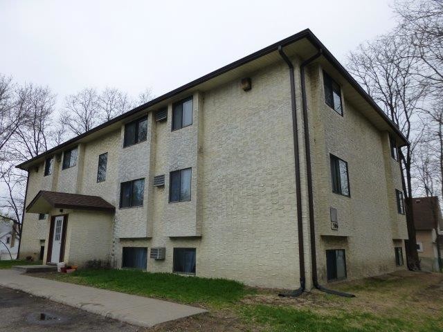 326 Cook Ave in St. Paul, MN - Building Photo