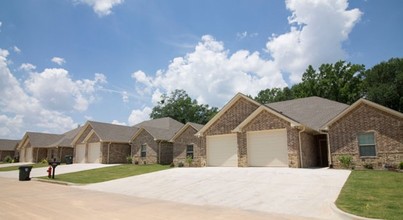 Shadow Oak in Tyler, TX - Building Photo - Building Photo