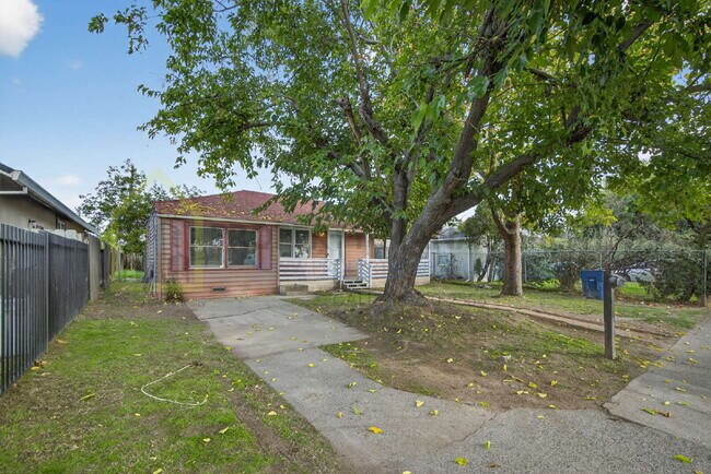 3816 Natoma Way in Sacramento, CA - Building Photo - Building Photo