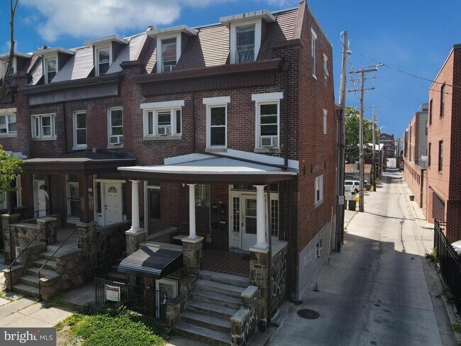 property at 101 E 33rd St