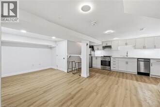 51 Barnesdale Ave S in Hamilton, ON - Building Photo - Building Photo