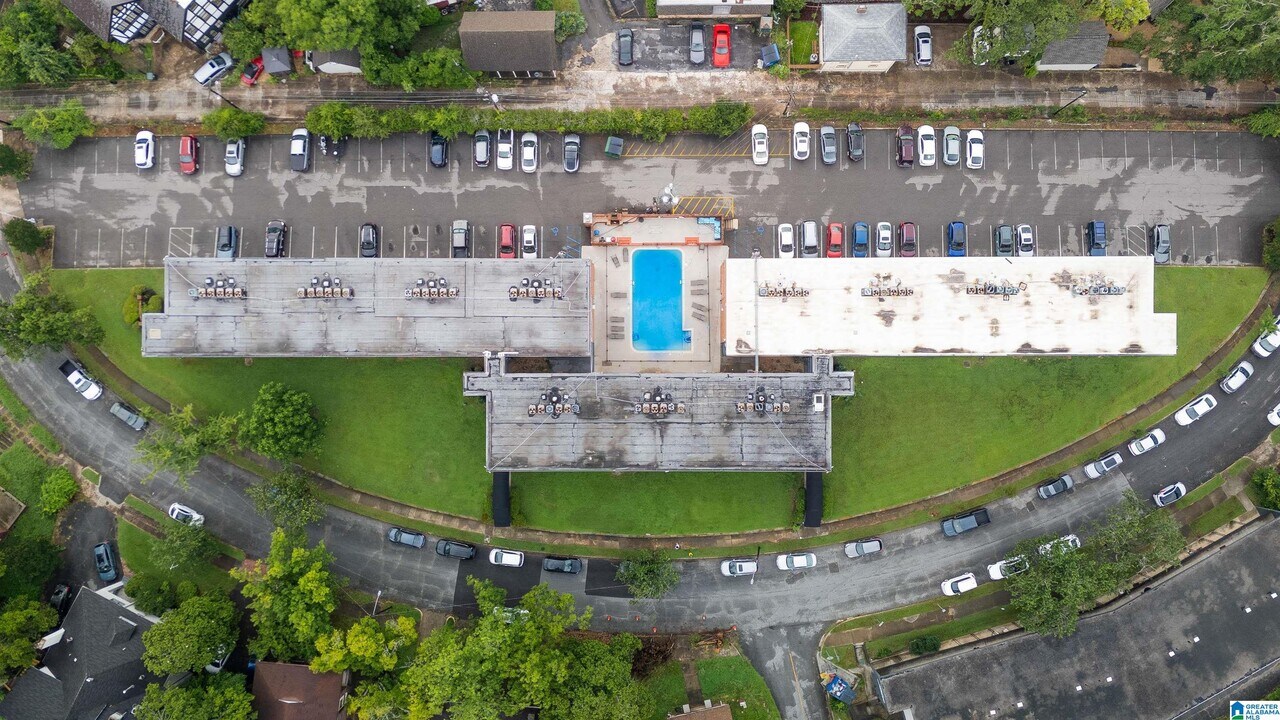 2990 Rhodes Cir S in Birmingham, AL - Building Photo