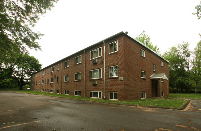29 Willys St in East Hartford, CT - Foto de edificio - Building Photo