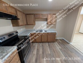 5541 Rickenbacker Pl in Fort Worth, TX - Building Photo - Building Photo