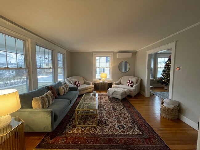 21 McLean St in South Portland, ME - Foto de edificio - Building Photo