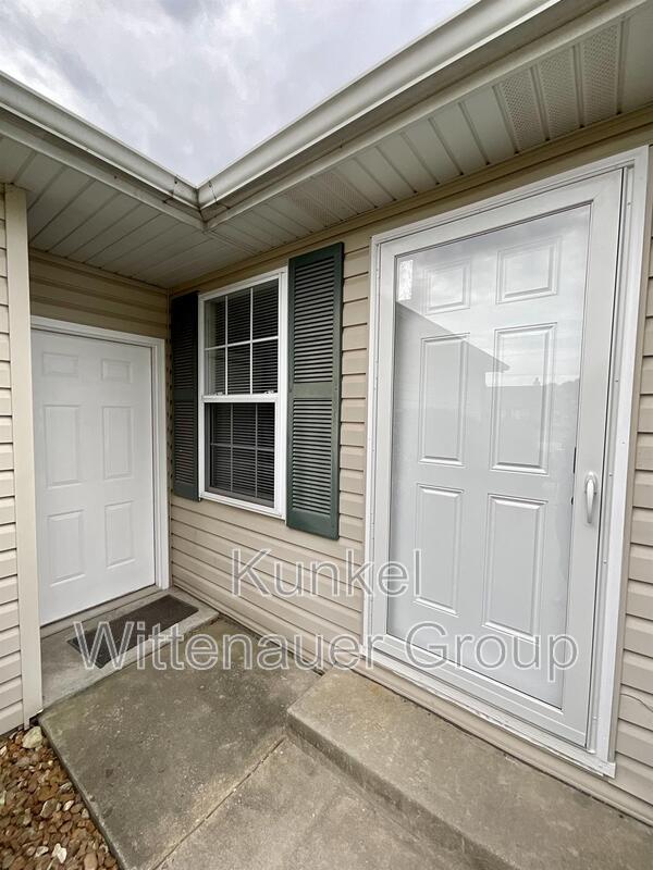 905 Terrace Ct in O'Fallon, IL - Building Photo - Building Photo