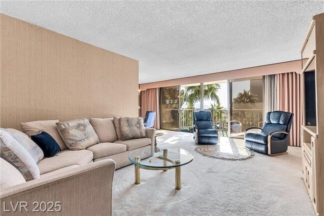 205 E Harmon Ave in Las Vegas, NV - Building Photo - Building Photo