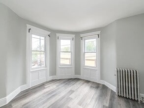 68 Mill St, Unit Apt 4 in Belleville, NJ - Building Photo - Building Photo