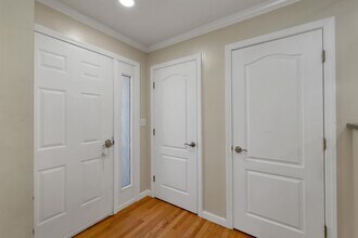 32 Suffolk Ct in Bedford, NH - Building Photo - Building Photo