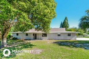 36 Sanford Ave in Debary, FL - Building Photo