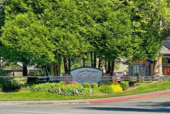 25025 SE Klahanie Blvd, Unit K102 in Issaquah, WA - Building Photo - Building Photo