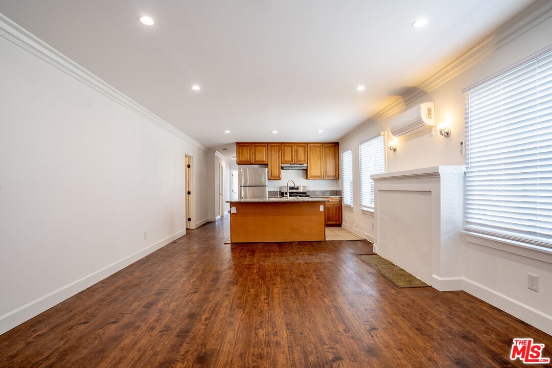 1409 Bronson Ave in Los Angeles, CA - Building Photo