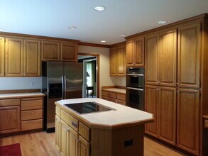 17109 SE 47th Pl in Bellevue, WA - Building Photo - Building Photo