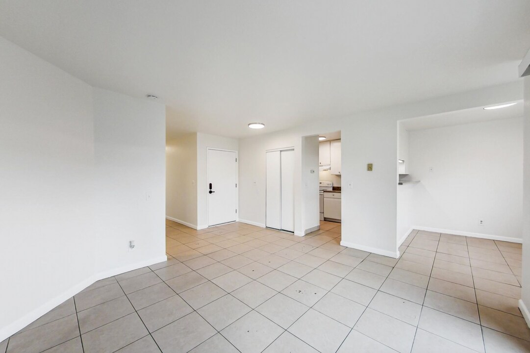 2701 High St in Oakland, CA - Building Photo