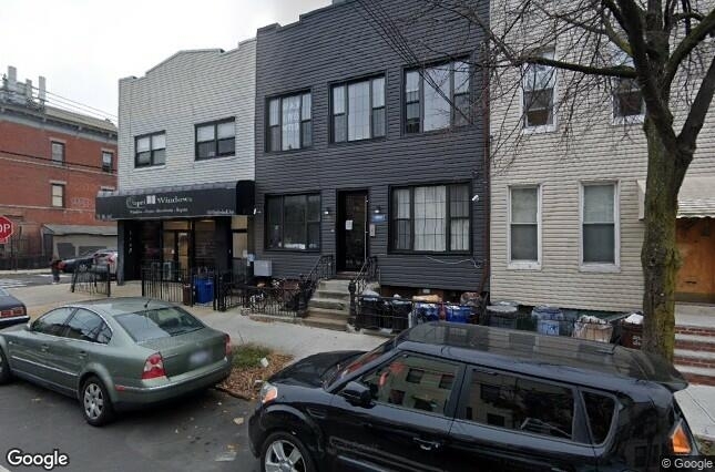 314 Onderdonk Ave in Ridgewood, NY - Building Photo