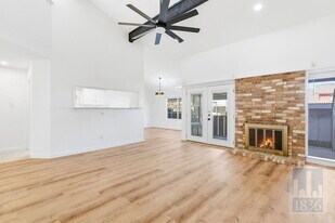 2009 Sandberg Dr in Austin, TX - Building Photo