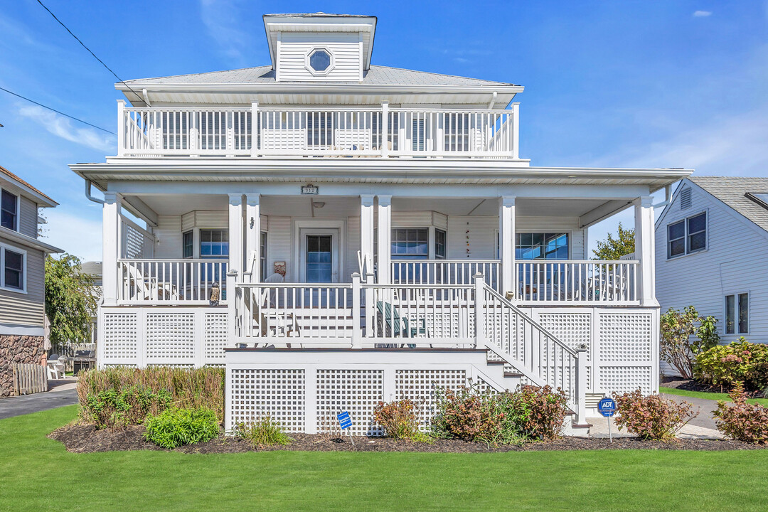 312 Ocean Rd in Spring Lake, NJ - Building Photo