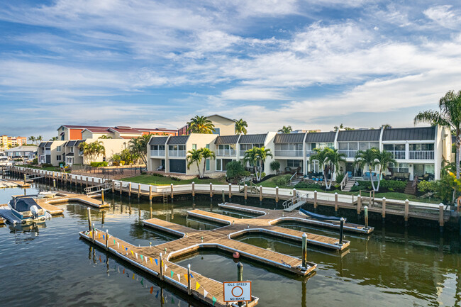 800 River Point Dr in Naples, FL - Building Photo - Building Photo