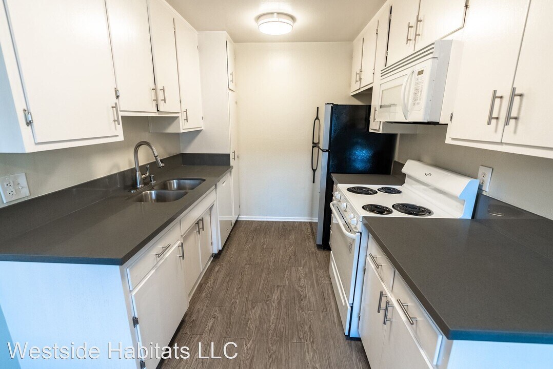 18411 Vincennes - fully renovated unit in ... Photo