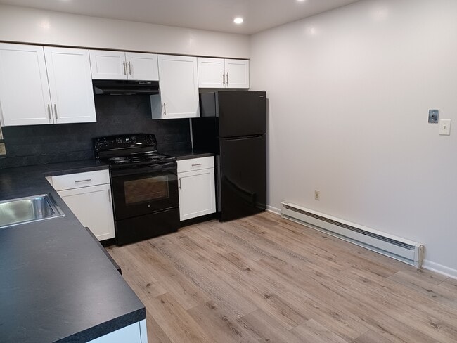 225 W Coover St in Mechanicsburg, PA - Building Photo - Building Photo