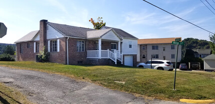 1393 Saratoga Ave in Star City, WV - Building Photo - Building Photo