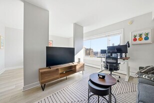 899 Pine St in San Francisco, CA - Building Photo