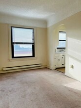 909 4th Ave N in Seattle, WA - Foto de edificio - Building Photo