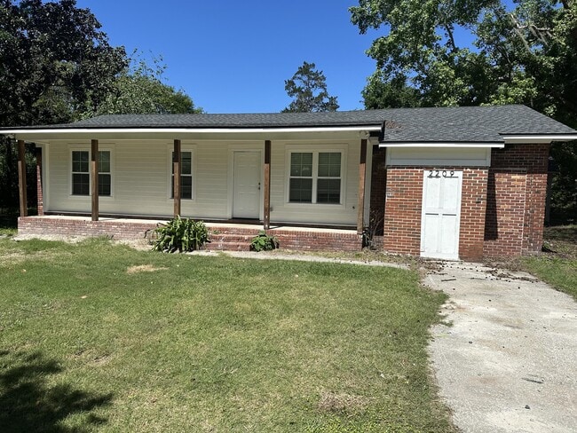property at 2209 E Park Ave