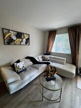 3810 N Jog Rd in Royal Palm Beach, FL - Building Photo - Building Photo