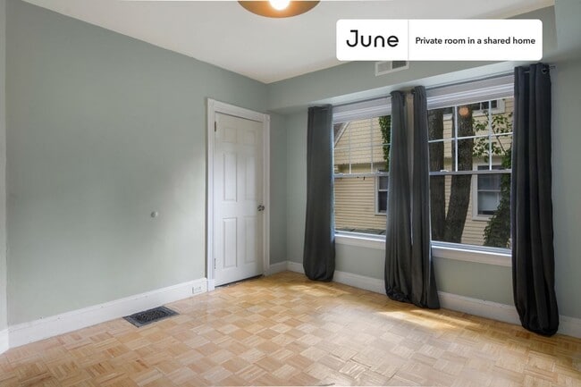 Private bedroom in 7 bed/2.5 bath Home in Boston, MA - Building Photo - Building Photo