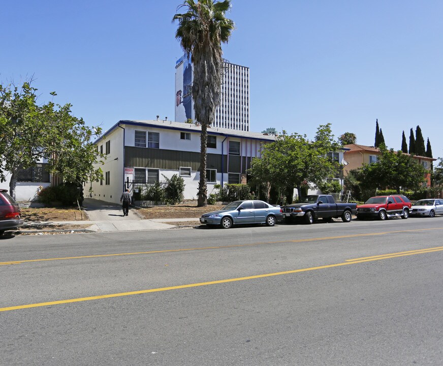 3835 W 7th St in Los Angeles, CA - Foto de edificio