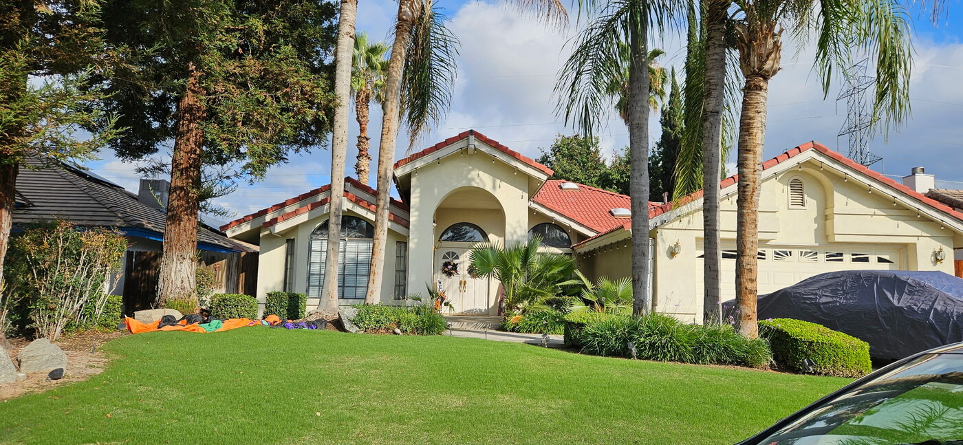 2612 Oak View Ct in Bakersfield, CA - Foto de edificio