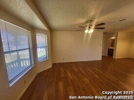 6311 Bostonian in San Antonio, TX - Building Photo