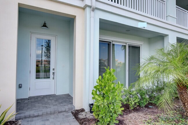 7089 Edison Pl in Palm Beach Gardens, FL - Building Photo - Building Photo