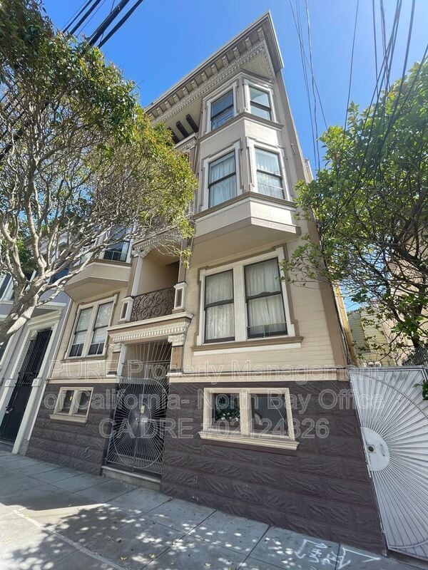 property at 35 27th St