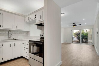 8000 SW 81st Dr in Miami, FL - Building Photo - Building Photo