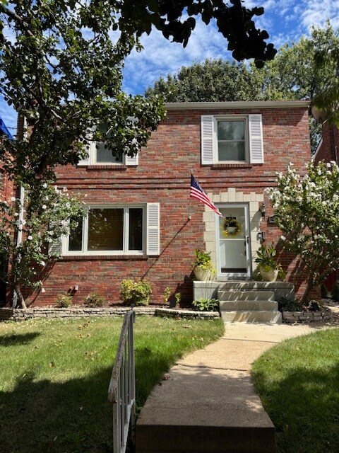 4726 Prague Ave in St. Louis, MO - Building Photo