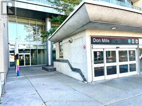 70 Forest Manor Rd in Toronto, ON - Building Photo - Building Photo