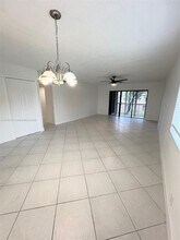 304 Racquet Club Rd in Weston, FL - Building Photo - Building Photo