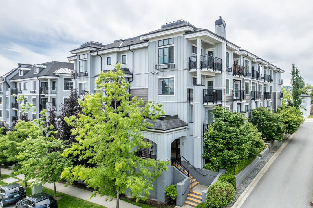 Mackin Park in Coquitlam, BC - Building Photo