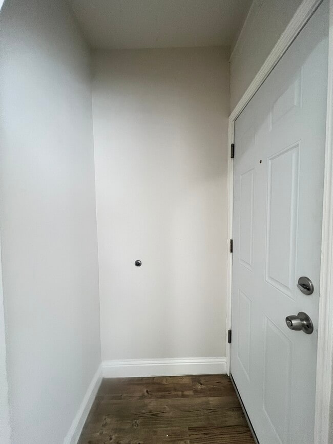 8208 S South Shore Dr