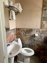 2495 Bayside St, Unit B in Naples, FL - Foto de edificio - Building Photo