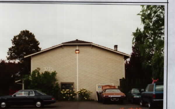 3225 S 152nd St in Seattle, WA - Building Photo