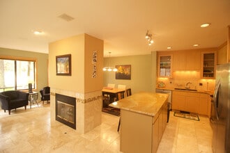 8 Eaglewood in Bend, OR - Building Photo - Building Photo