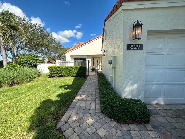 property at 829 Reef Point Cir