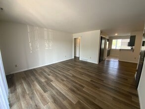 Library Place Apartments in Columbia, MO - Building Photo - Interior Photo