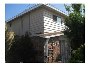 2513 Carnegie Ln in Redondo Beach, CA - Building Photo - Building Photo