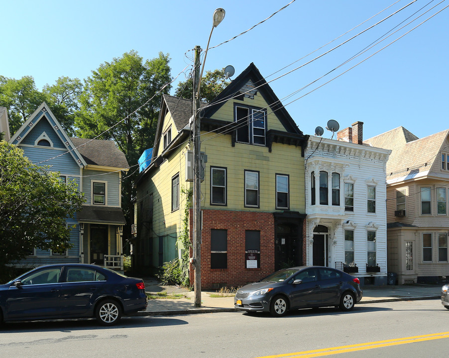 708 Union St in Schenectady, NY - Building Photo