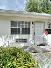 571 NE 67th St in Miami, FL - Building Photo - Building Photo